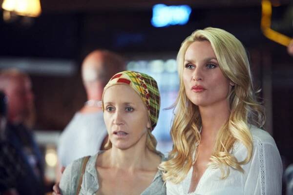 Zoufalé manželky - Není těžké zemřít, když víte, že jste žili - Z filmu - Felicity Huffman, Nicollette Sheridan