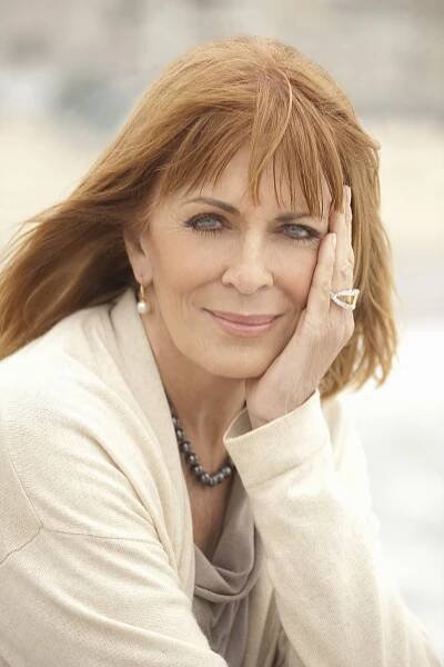 Sestra Hawthornová - Hello and Goodbye - Promo - Joanna Cassidy