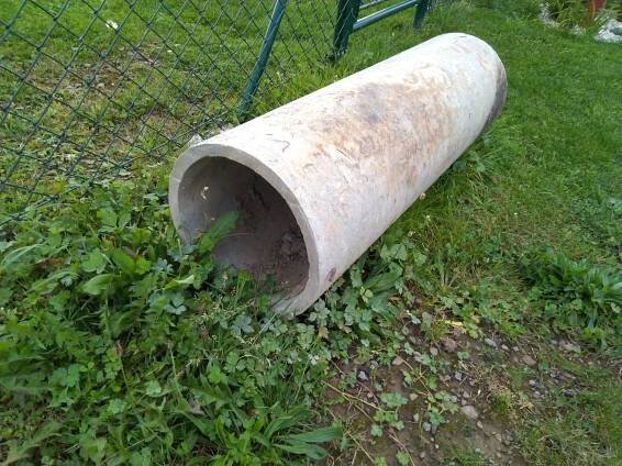 Daruji betonovou rouru o rozměrech 105x35x30cm za odvoz. pozn. Třinec - Nebory. - InzerceTrinec.cz