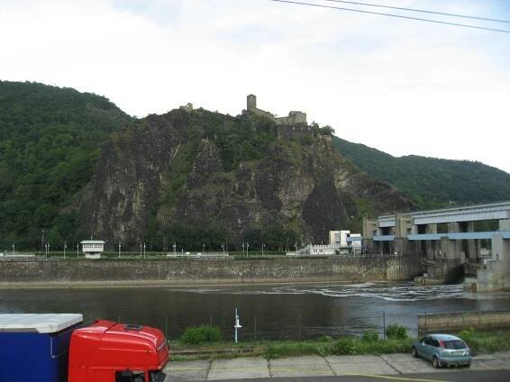 File:Ústí nad Labem, hrad Střekov.jpg - Wikimedia Commons
