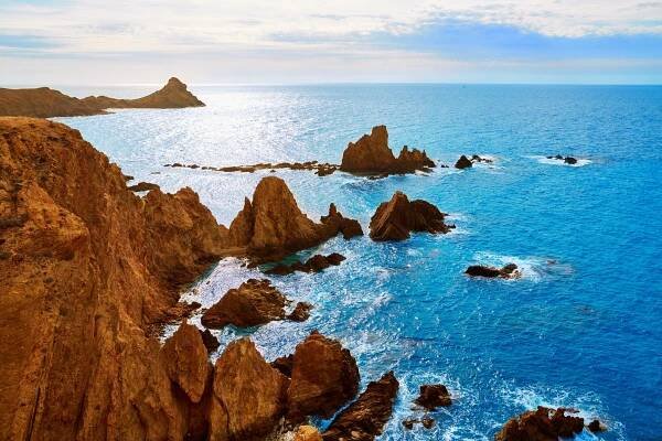 Almeria Cabo de Gata las této čisté chráněné zátoce bodu skály — Stock obrázek