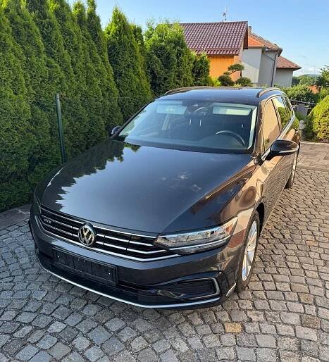 VW Passat GTE, 1.4 TSI 160kw DSG, 1.Majitel - Strakonice