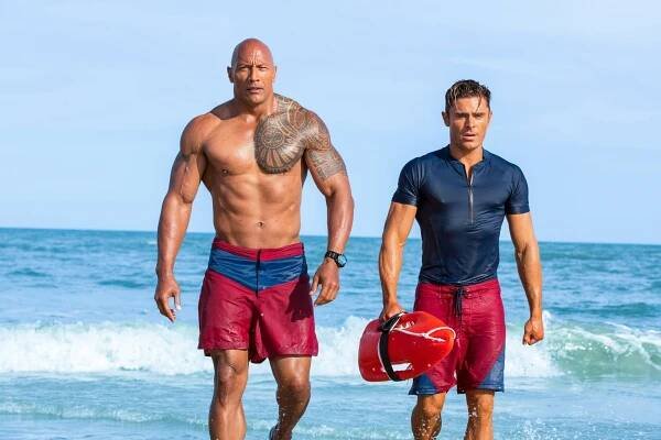 Pobřežní hlídka - Z filmu - Dwayne Johnson, Zac Efron