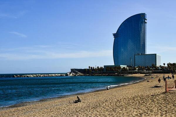 Join Barcelona’s First Dip of the Year