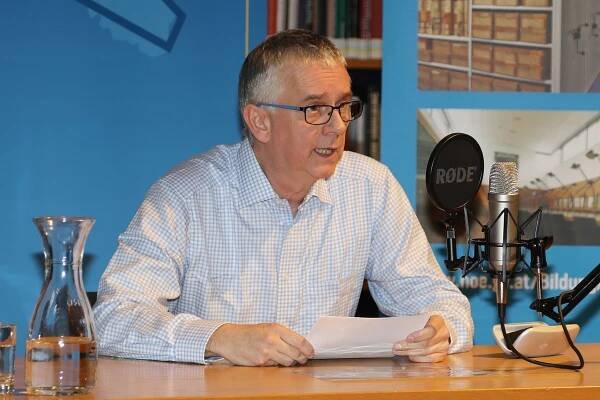 Klaus Ebner bei einer Lesung in der Niederösterreichischen Landesbibliothek