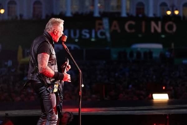 METALLICA – HELLMAGAZINE