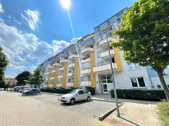 Pronájem bytu 3+kk s terasou 75 m2 a garážovým stáním, ul. Terezínská, Praha 9  Letňany., obrázek č. 1