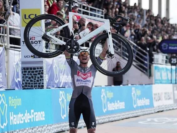Van der Poel využil