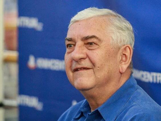 Donutil rozesměje Bystřici novými historkami, vstupenky jsou už v předprodeji