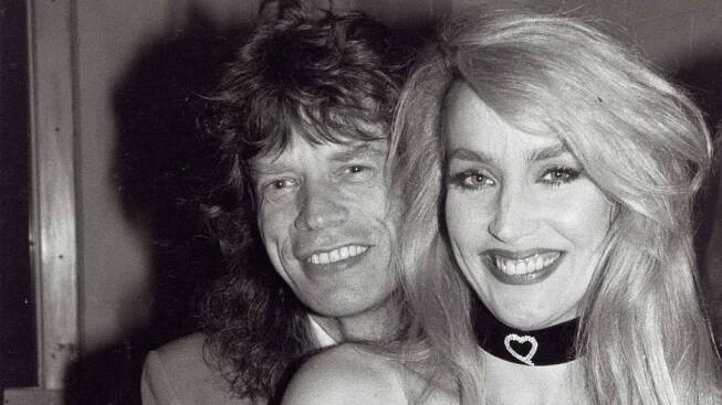 Drahý rozchod Micka Jaggera: Modelka Jerry Hall mu neodpustila nevěru, odešla s 883 miliony a vilou – Lifee.cz