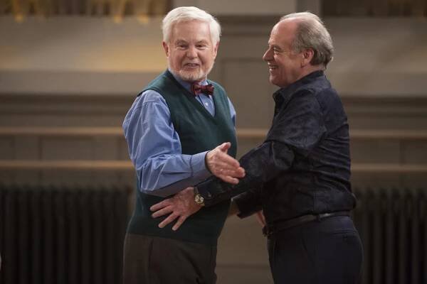 Jízlivě tvůj - Ballroom - Z filmu - Derek Jacobi