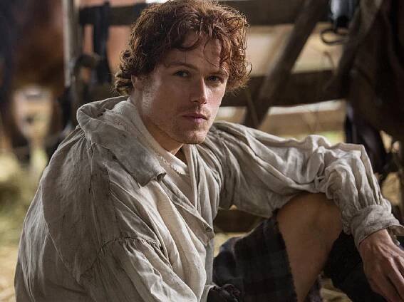 Producenti seriálu Cizinka do scény přidali záběr na Jamieho přirození. Sam Heughan kvůli tomu najal koordinátorku intimity