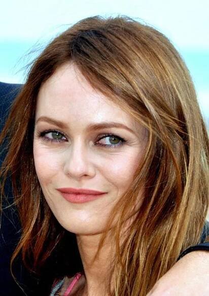 Súbor:Vanessa Paradis Cabourg 2012.jpg – Wikipédia