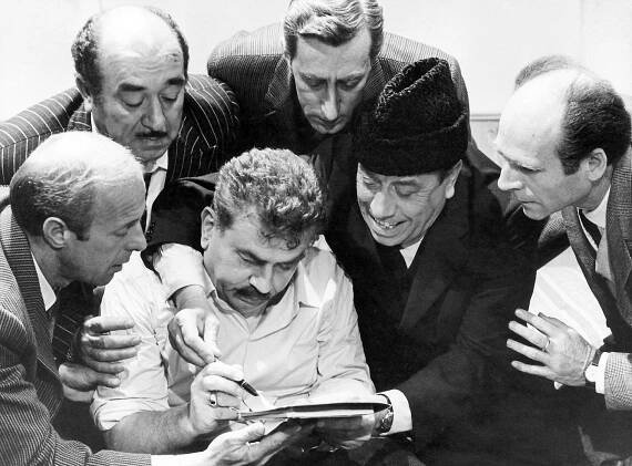 Gino Cervi, Fernandel - Soudruh Don Camillo - Z filmu