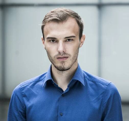 MAX BÄCKER – One Art