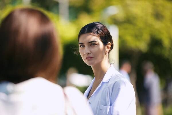 Tuba Büyüküstün - Já jinak - Epizoda 1 - Z filmu