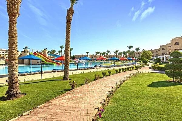 Royal Lagoons Aqua Park Resort & Spa