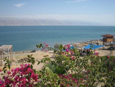Soubor:Dead Sea Qalya Beach3.JPG – Wikipedie