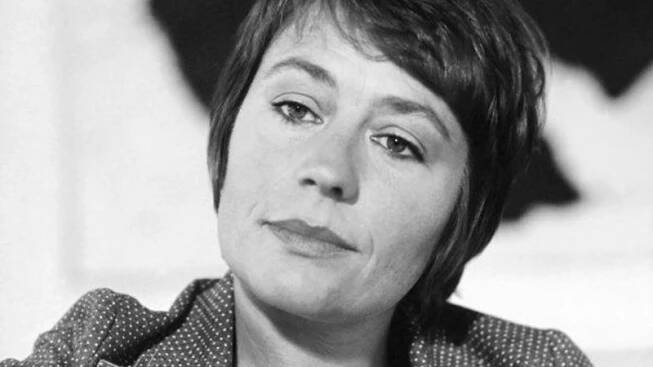 Annie Girardot hrála v dramatech i komediích, ale milovala také kabaret a šansony