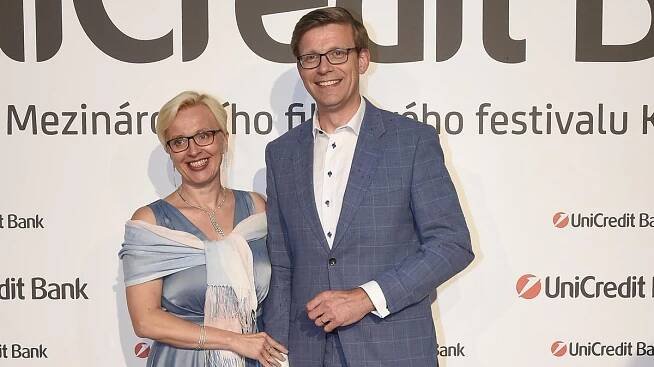 Ministr dopravy Martin Kupka s manželkou v Itálii testovali vlak, loď i tuk-tuk: Potkali tu i slavný český pár