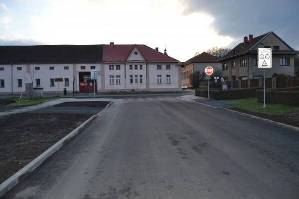 Rekonstrukce místní komunikace v obci Velim - Oficiální stránka obce Velim