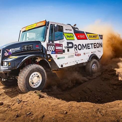 Rallye Dakar 2025 1. etapa: Loprais druhý, Macík třetí, skvělý Prokop