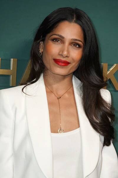 Pamatujete na Latiku? Freida Pinto je i 15 let po Milionáři z chatrče pořád stejně kouzelná