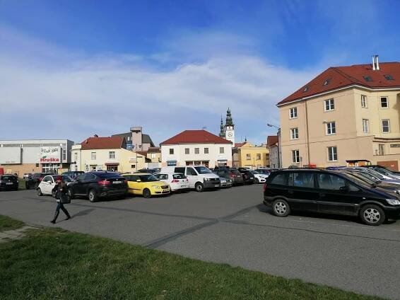 Parkovací dům pro stovky řidičů ve Vyškově: město zvažuje prostor blízko centra