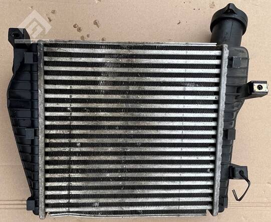 7L6145803 Chladič vzduchu, Intercooler Audi Q7 | Lykona Styl s.r.o.