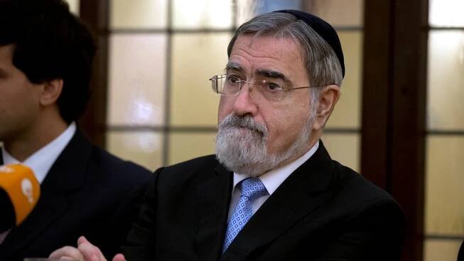 Jonathan Sacks, the U.K.’s Inclusive Former Chief Rabbi, Dies at 72