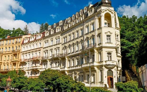 Karlovy Vary: Spa Hotel Anglický Dvůr **** s polopenzí, wellness, 3 procedurami a vstupem do Muzea Becherovky