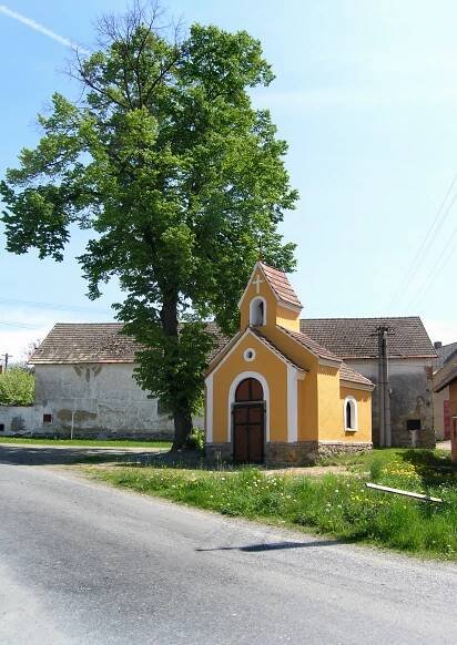 Soubor:Heřmaničky, Velké Heřmanice, chapel.jpg – Wikipedie