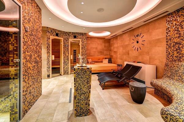 Vstup do wellness zóny Helios Lipová-lázně Hotel Helios • Firmy.cz