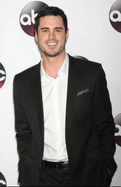 Kaitlyn Bristowe Leaves NSFW Comment About Jason Tartick - Ex Ben Higgins and More React