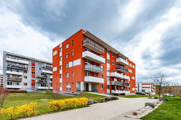 PRODÁNO. Krásný byt 3+KK, balkon, garáž, sklep, Milíčovský háj - FARAON reality