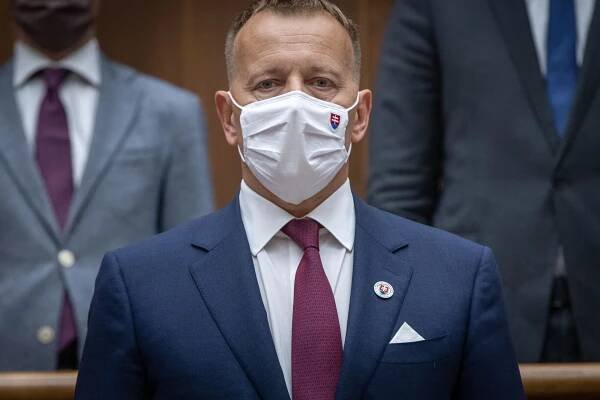 Firmám politikov zakážu obchodovať so štátom, mimovládky hovoria, že to ublíži slušným
