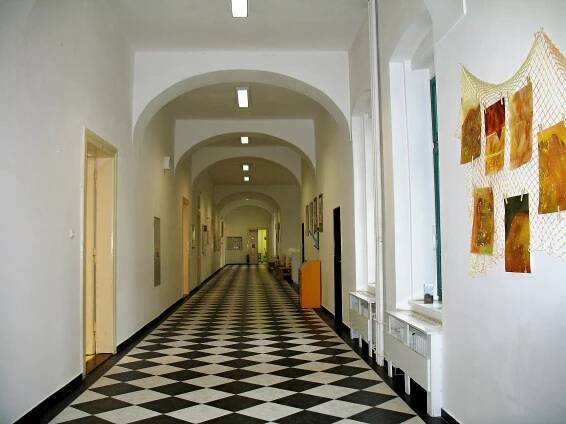 Soubor:Gymnázium Roudnice n. L (5).jpg – Wikipedie