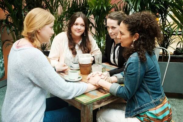 Freundinnen - Jetzt erst recht - Episode 2 - Z filmu - Franziska Arndt, Sarah Victoria Schalow, Katrin Höft, Shirin Soraya