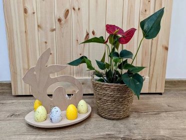 Velikonoční stojánek na vajíčka - zajíček
