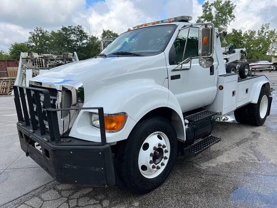 Specialty & Tractors - AMG Truck & Equipment