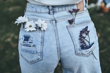 7 džínových trendů, které se teď na podzim budou nosit