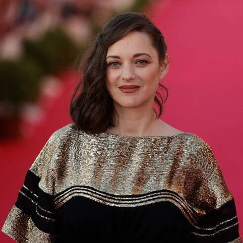 Marion Cotillard Spotted at Milan Fashion Week With Blonde Hair
