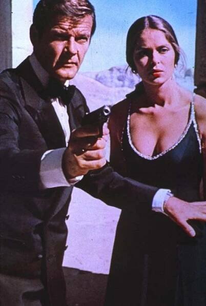 Roger Moore, Barbara Bach - James Bond: Špión, ktorý ma miloval - Z filmu