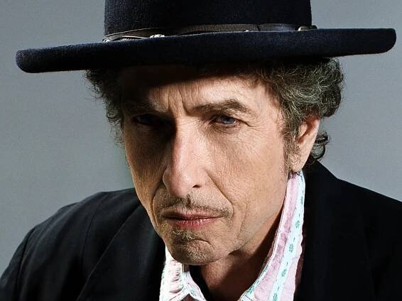 Fotogalerie: Americký hudebník Bob Dylan při svém pražském koncertu v Paláci kultury (12....