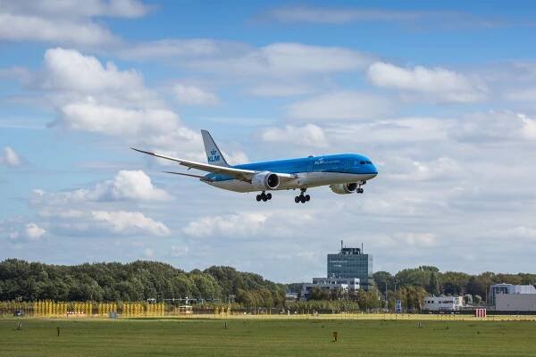Amsterdam Airport Schiphol 2018 | flyRosta.com