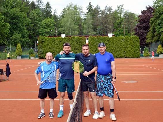 Účastníci turnaje zleva :  Tomáš Sniegoň, Bogdan Teofil, Petr Kaszperydes, Jiří Golík