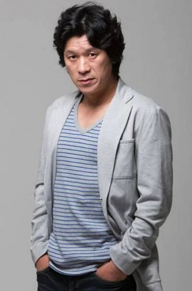 Kim Roe-Ha-p1.jpg