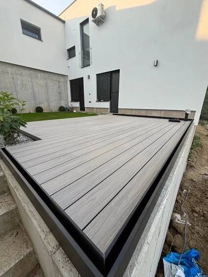 Terasová WPC doska v dekore Dub šedý | WoodPlast