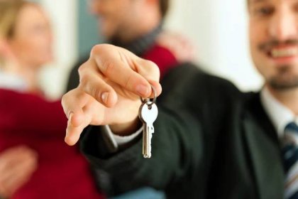 Proč platit provizi realitnímu makléři aneb (ne)výhody prodeje nemovitosti na vlastní pěst - Domov21