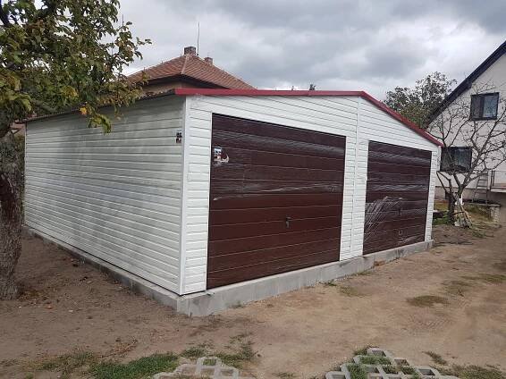 Plechová garáž 7x6m - bílá/hnědá